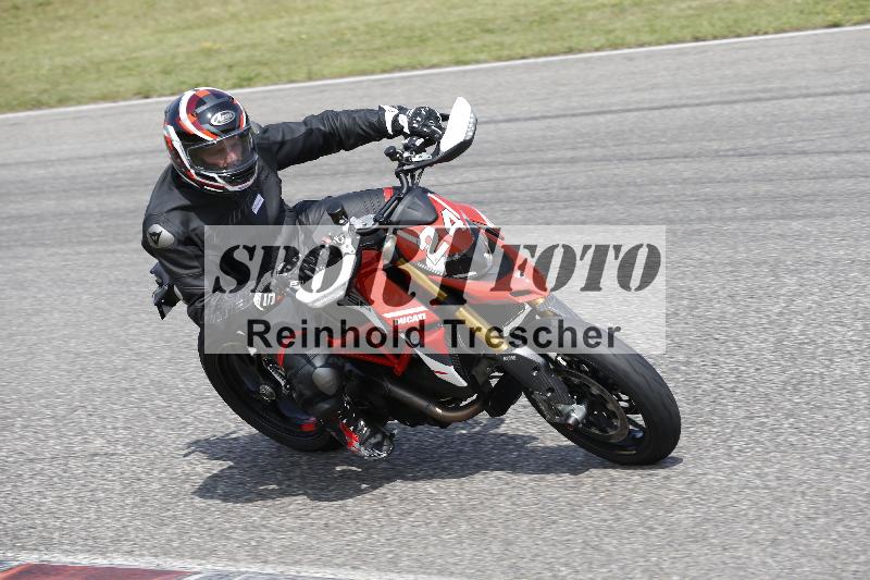 /27 12.06.2025 Ducati Schweiz Trackday Warmup  ADR/blau-bleu/24